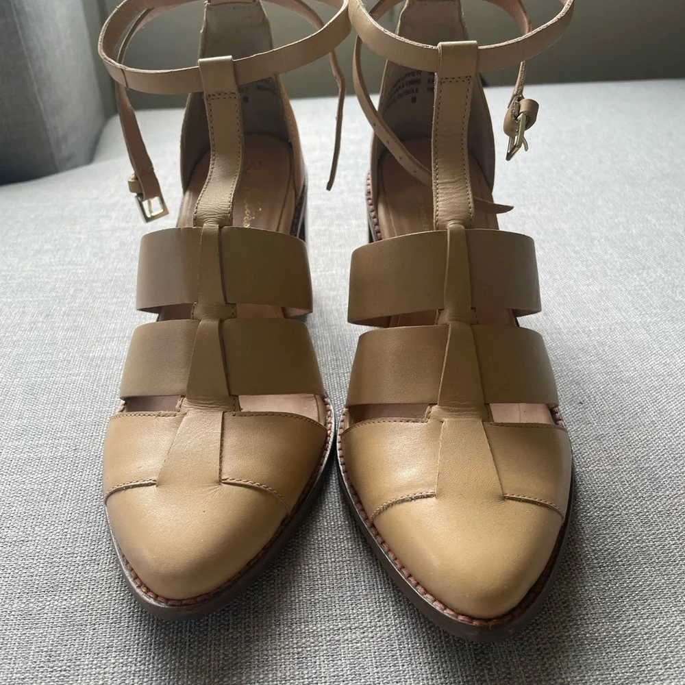 EUC Seychelles Nude/Tan Strappy Pointed-Toe Ankle Wrap Heels Size 8 US - Picture 2 of 9